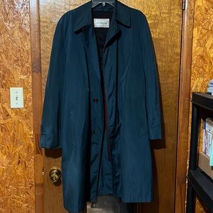 Men Dark blue Trench coat. Size 40.